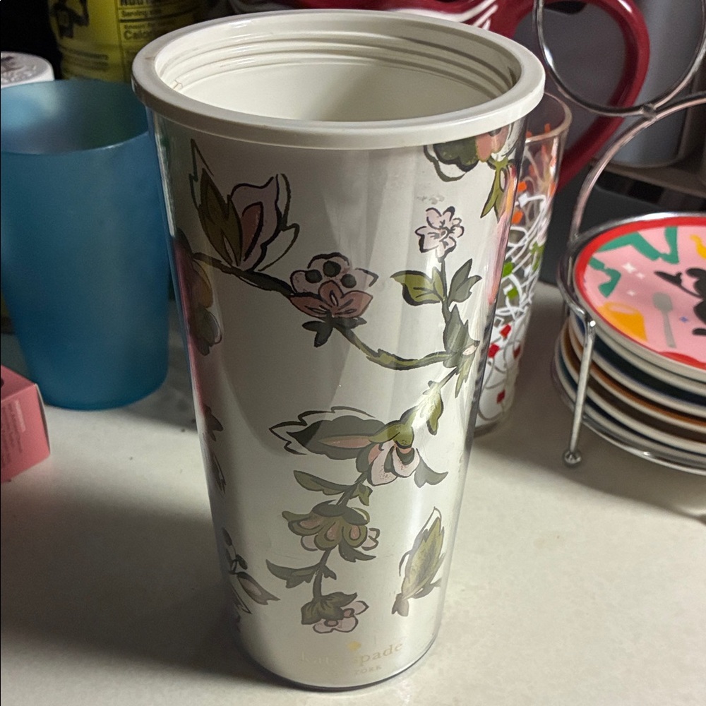 EUC Kate Spade White/khaki Floral designed Tumbler w/o Lid